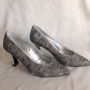 Fully beaded heels size 7!
